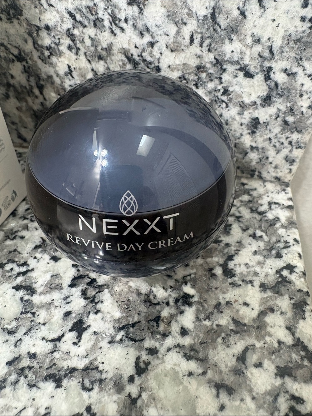 NEXXT Revive Day Cream - White Box 1.7 oz - Picture 4 of 5